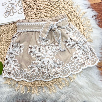 Conj. Regata e Short com Flores em Lese - Areia
